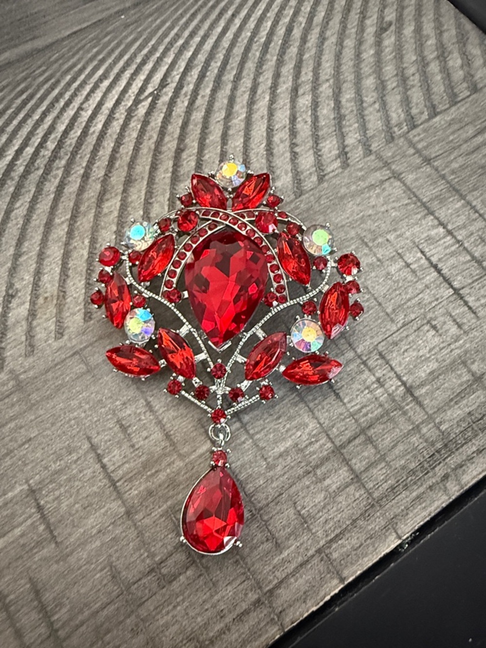 Vintage-Inspired Red Crystal Pendant Brooch - Unbranded